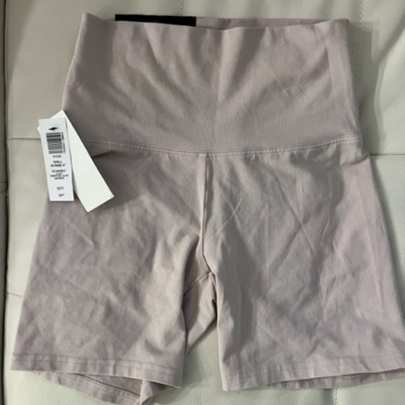 🆕*NWT*TNA TNACHILL™ ATMOSPHERE HI-RISE 5" SHORT - Picture 6 of 6